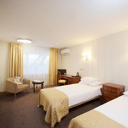 Villa Hotel Theresa Rakvere Exterior photo